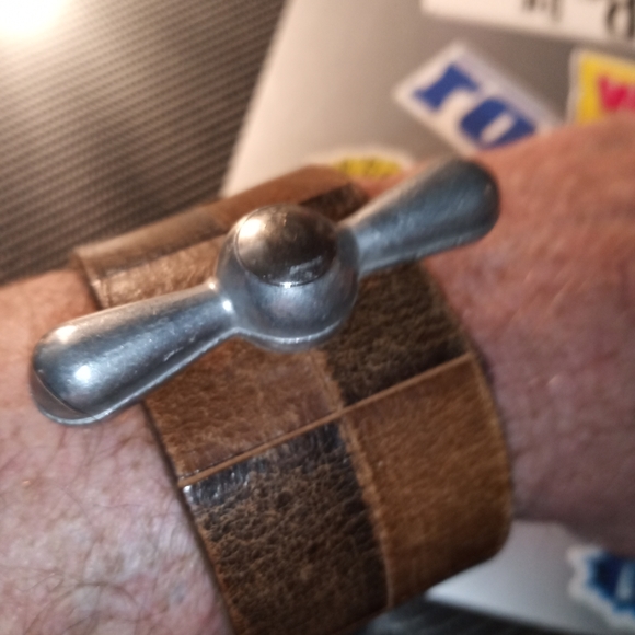 LEATHER CUFF - Picture 2 of 9